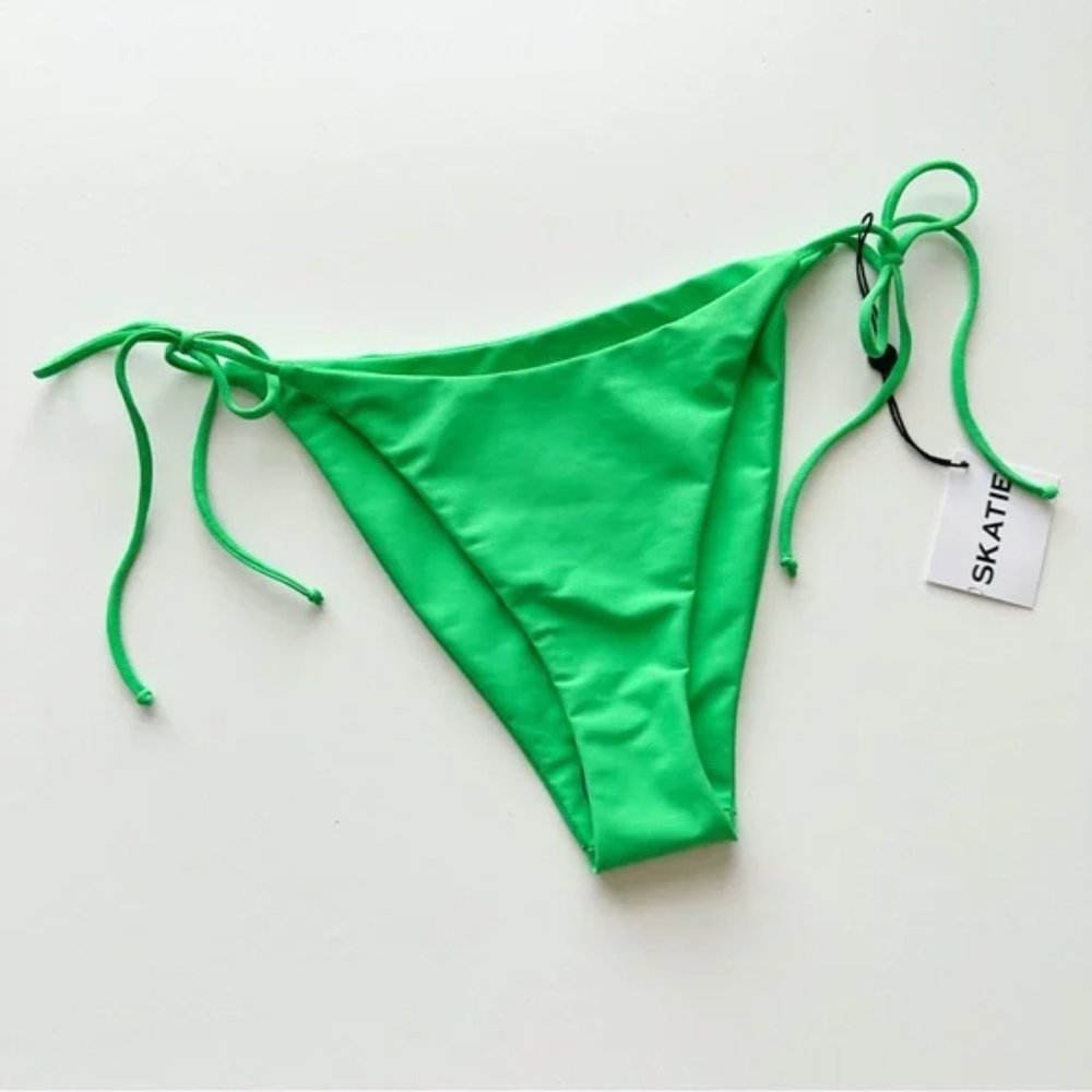NWT Skatie Green Bikini Bottoms Size Medium